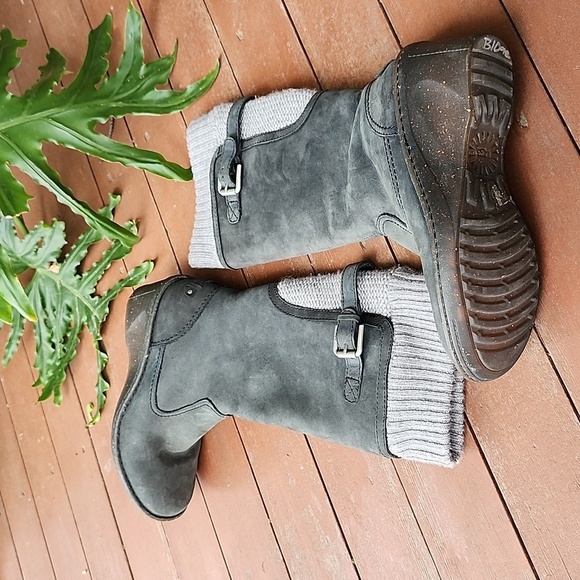 UGG Gray and Cream Heeled Boots - Picture 4 of 10